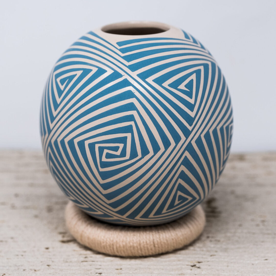 Mata Ortiz Pottery An Ancient Art Revived by Juan Quezada Celado Mata Ortiz Pottery An Ancient Art Revived by Juan Quezada Celado