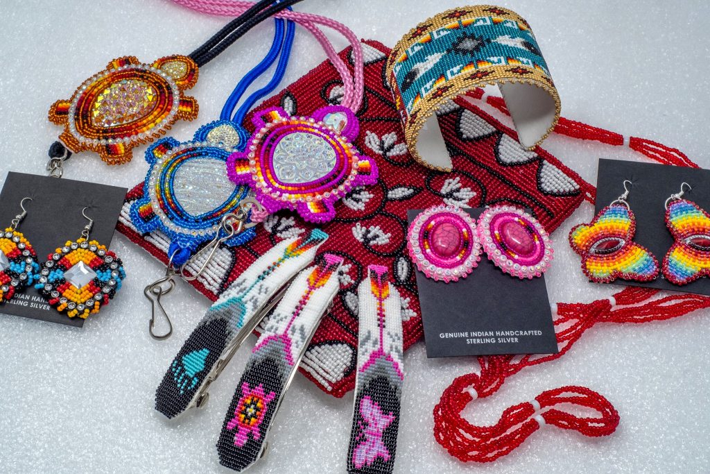 Apache Beadwork: A Look Into a Celebrated Craft – Pickle Barrel Trading ...