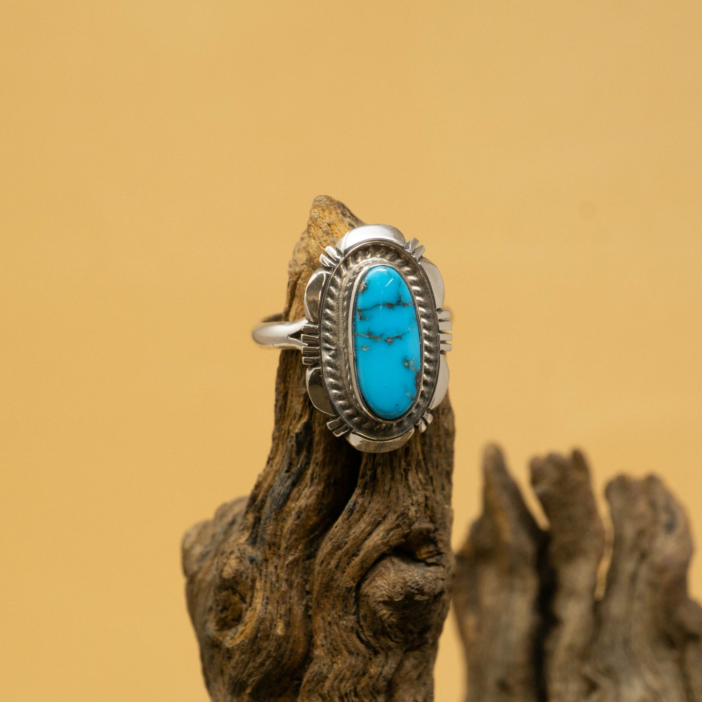 Oval Kingman Turquoise in Sterling Silver Ring - Size 8.25