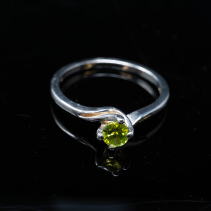 Sterling Silver Ring with Peridot Stone - Size 8