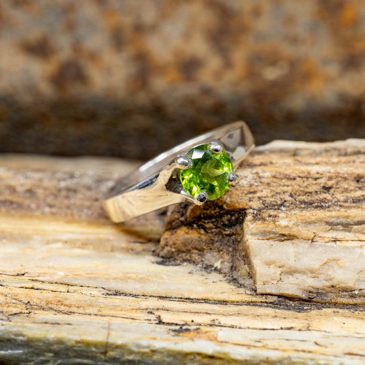 Peridot Ring set in Sterling Silver - Size 8